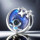 Stříbrný přívěsek – Planeta a hvězdy s astronautem